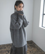 カットオフデザインハイネックメランジニット