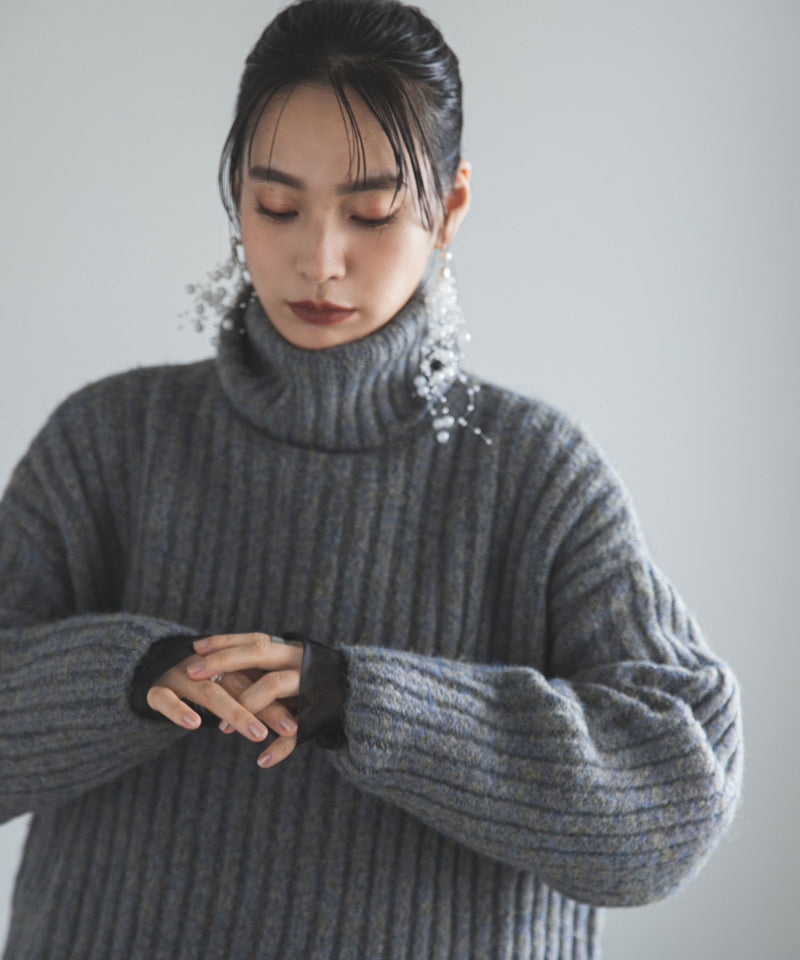 カットオフデザインハイネックメランジニット