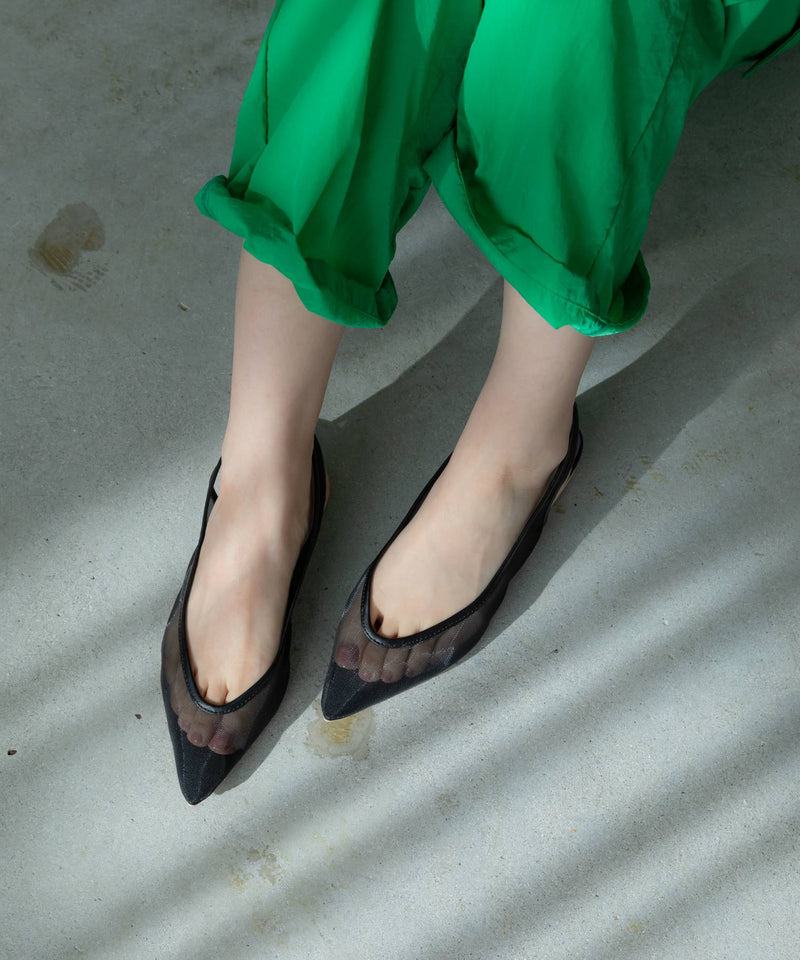 ポインテッドトゥチュールパンプス