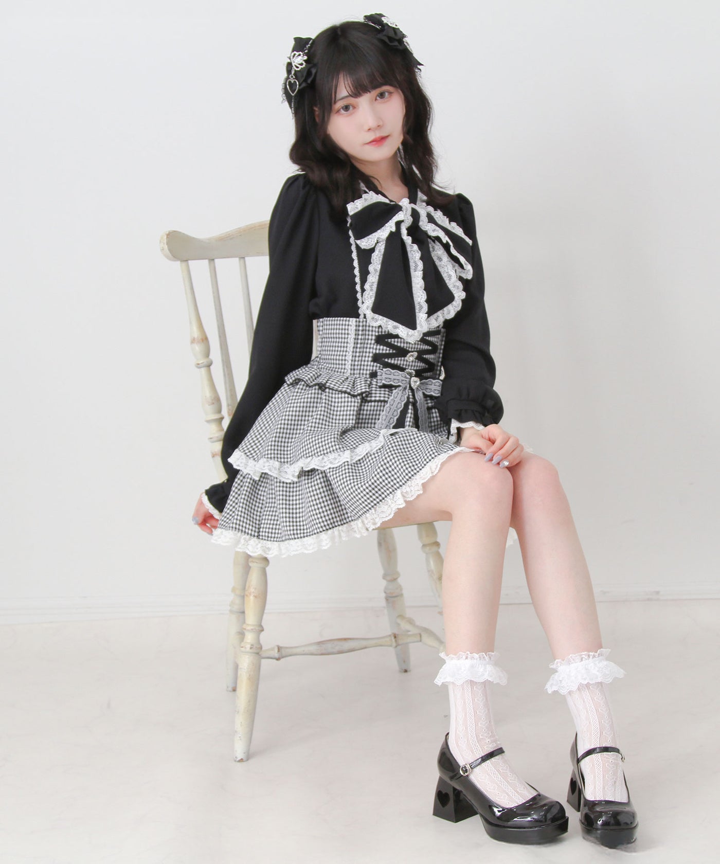 レースフリルたっぷり上品ボウタイリボンブラウス – レディース