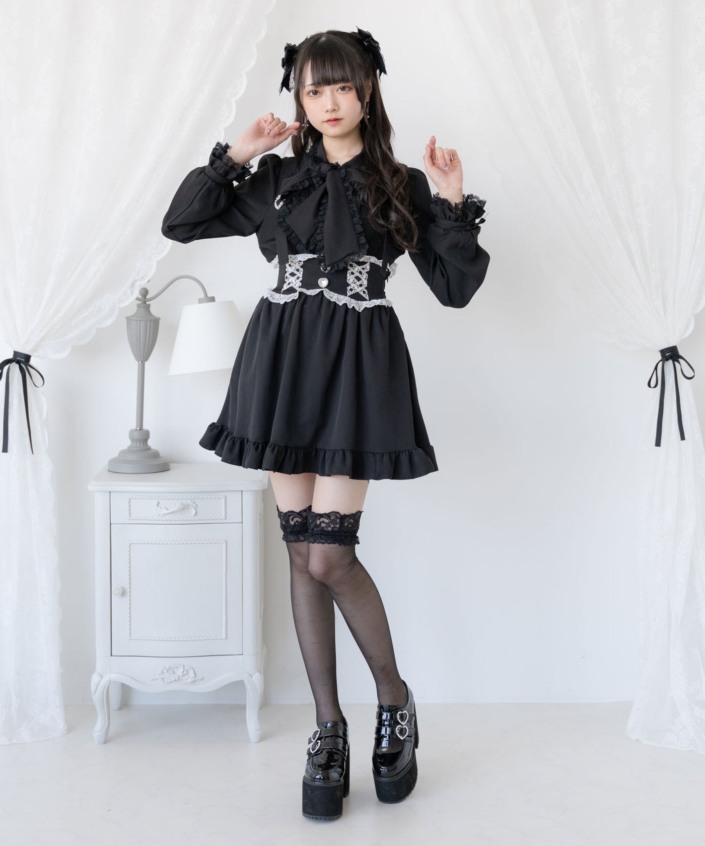 レースフリルたっぷり上品ボウタイリボンブラウス – レディース