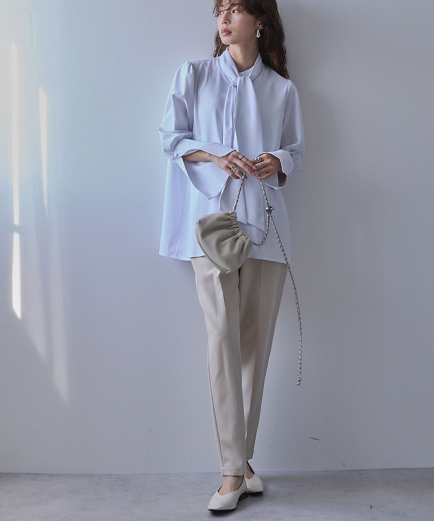 ジャケット・ブラウス・パンツスーツ3点セット – レディース