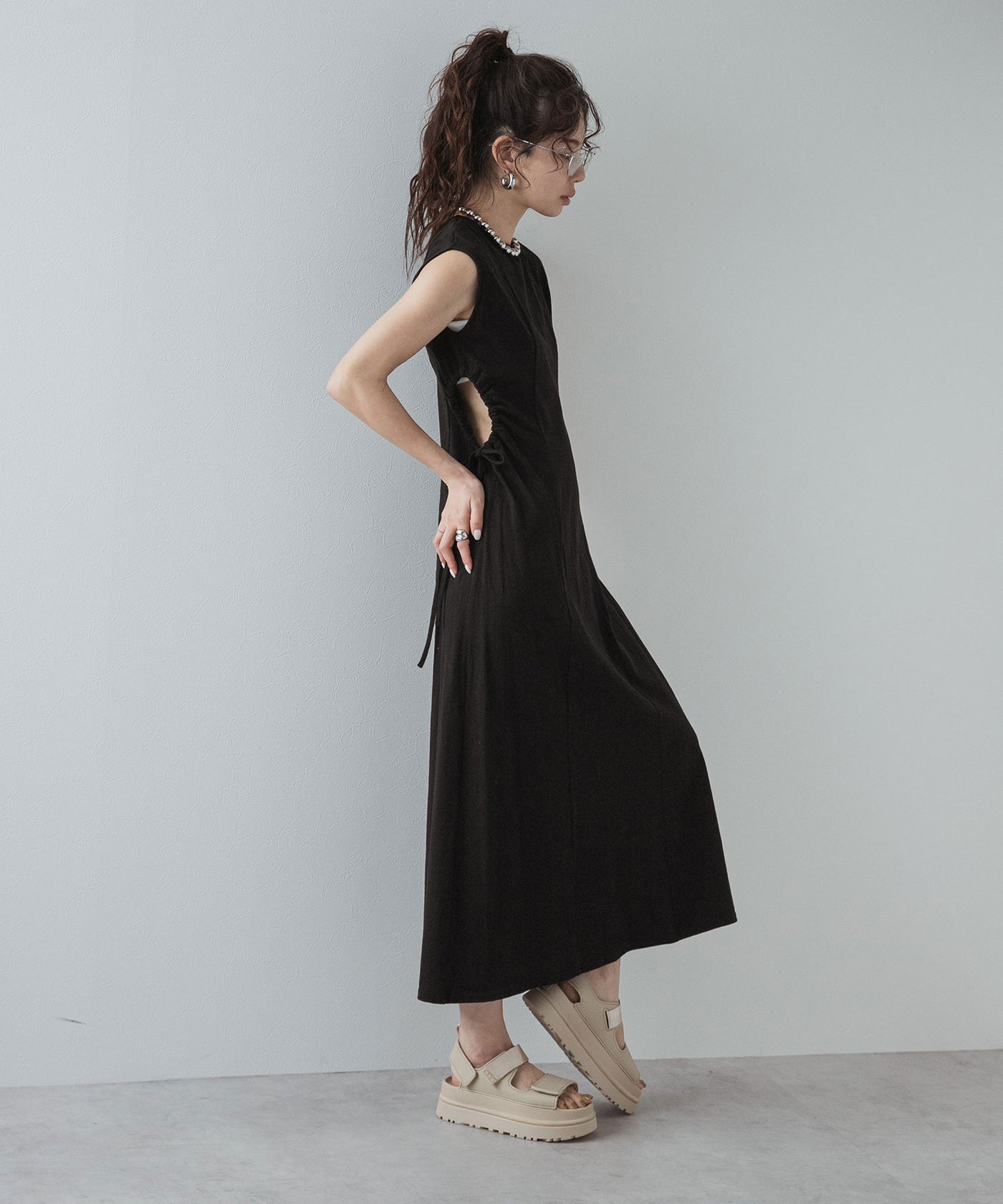 pium ダブルベルトカットアウトワンピース ダブルベルトカットアウトワンピース – pium