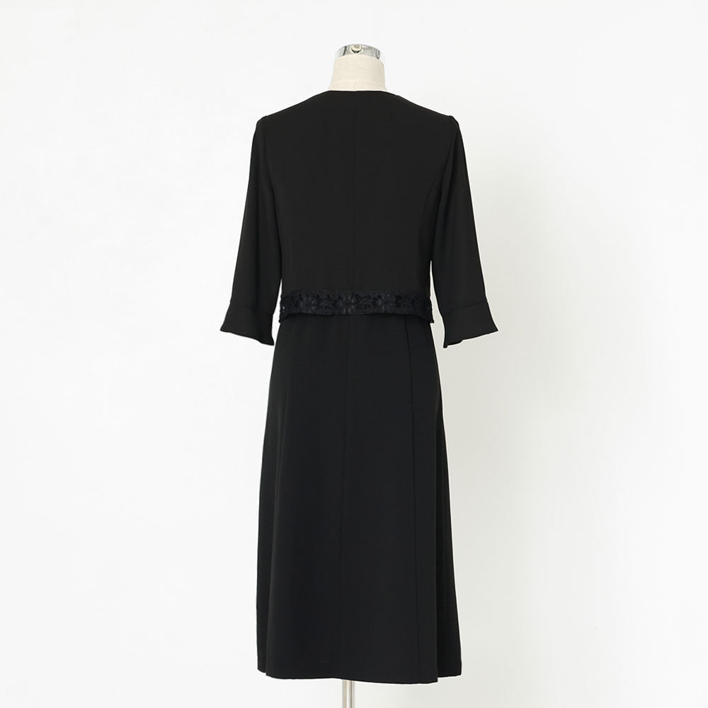 美品【新品未使用品】ungaro 豪華レースブラックフォーマルワンピース ワンピース 「洗濯機で洗える」喪服 WEB限定/胸元レース切り替え