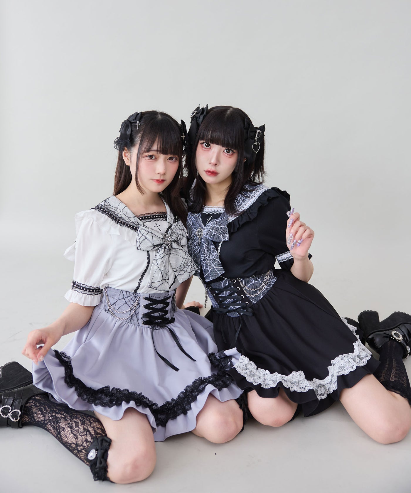 チェーンレースアップクモレースフリルスカート – レディース