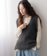 フェザーヤーンVネックベスト【ニット】