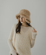 フェザーヤーンVネックベスト【ニット】