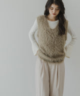 フェザーヤーンVネックベスト【ニット】