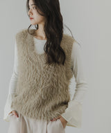 フェザーヤーンVネックベスト【ニット】