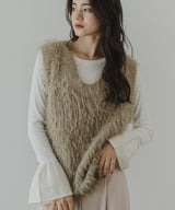 フェザーヤーンVネックベスト【ニット】