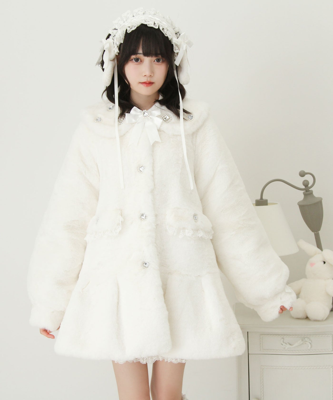 エムミーエメ ビジューファーコート ホワイト herlipto rosemuse Her lip to（毛皮/ファーコート ・ ホワイト/白色系）のフリマ