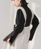 リボンタイロングカフスブラウス