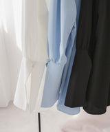 リボンタイロングカフスブラウス