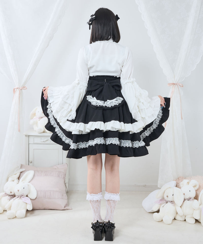 フリルたっぷりリボンスカート