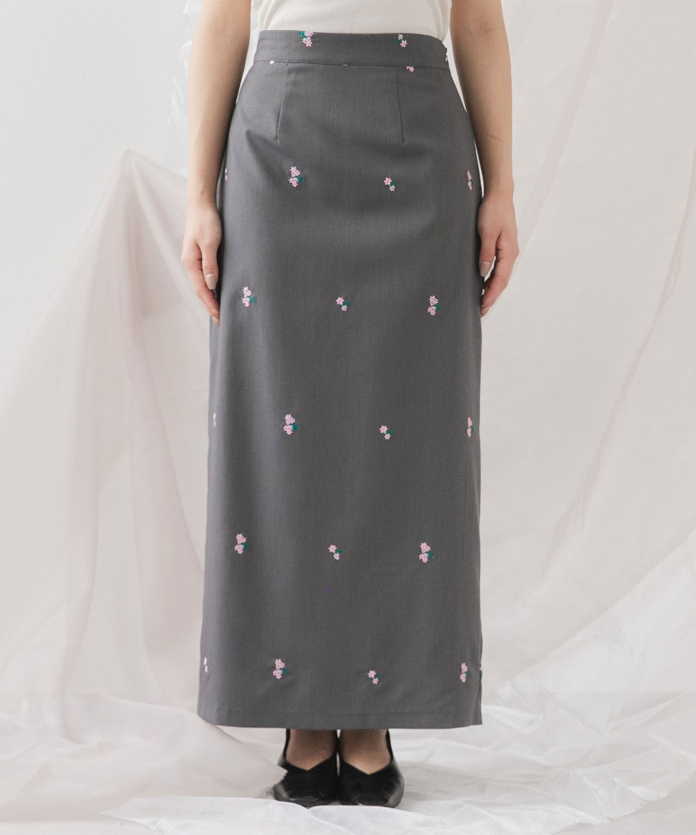 【PRISTINE】フラワー刺繍スカート【未着用美品】 セール】 リネンウールフラワー刺繍スカート （ロング・マキシ丈