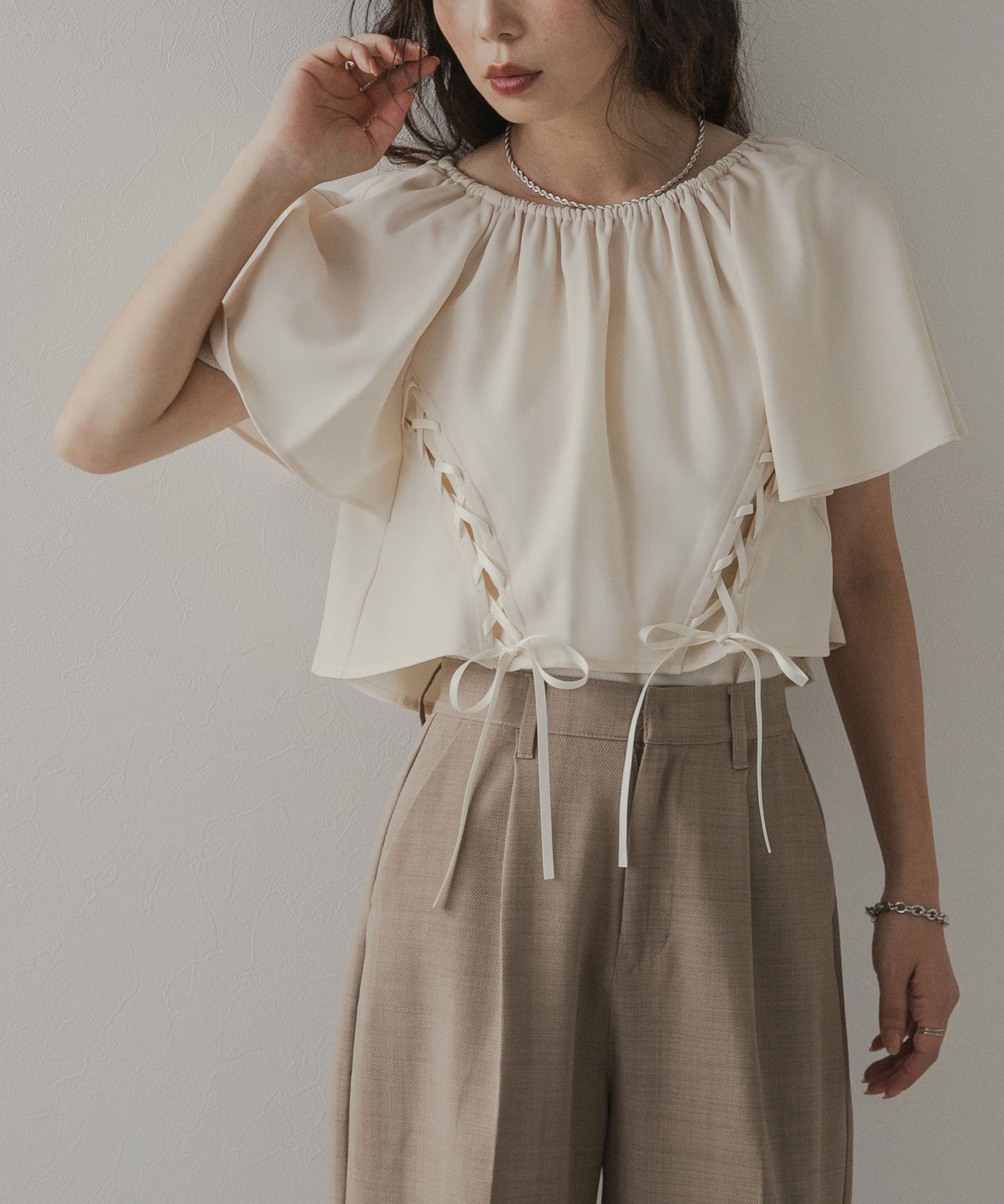 ameri レース Vネック フレア袖 トップス まとめ買い対象】フレア袖レースアップトップス【セットアップ可