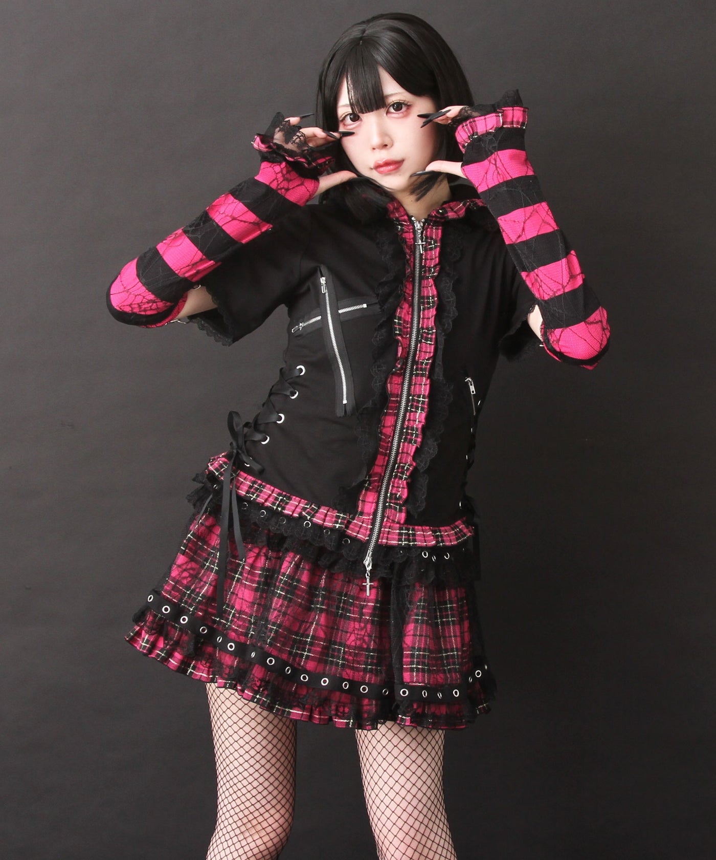 y2k猫耳フード赤×黒90sアシメDollyロックノースリワンピ+未使用おまけ付 535510-08_1400x.jpg?v=1757650708