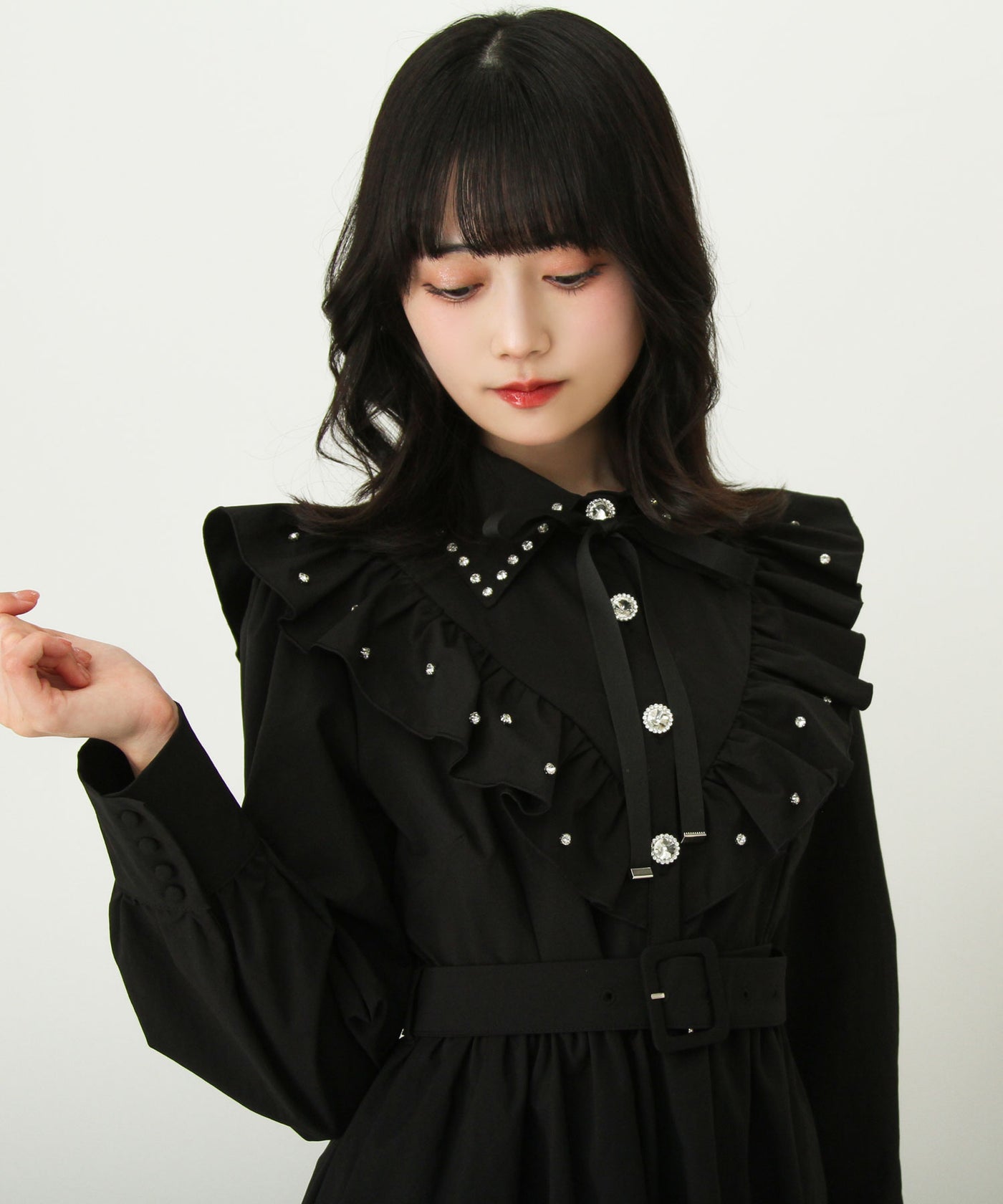 ビジュー襟フリルギャザーシャツワンピース – レディースファッション