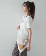 ロゴ刺繍裾レース付きTシャツ