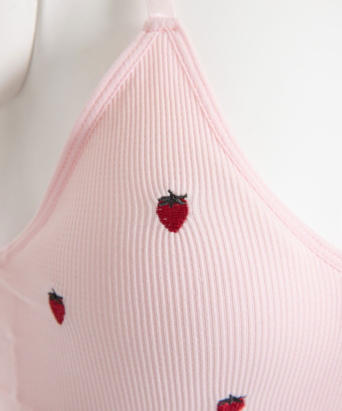 いちご刺繍シームレスブラ×パンツ2点セット【パット入り】【大きい