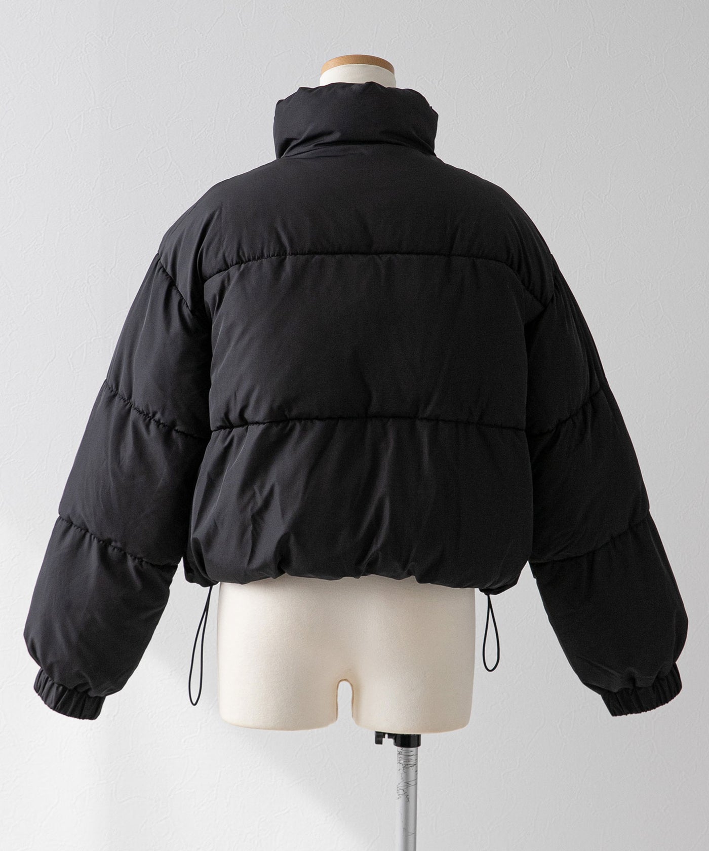 Burberry　中綿ジャケット　ブラック　ノームコア　短丈　ショート丈 BURBERRY バーバリー ダウンジャケット LEEDS リーズ 8059139