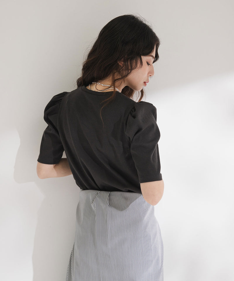 パフスリーブロゴ刺繍Tシャツ