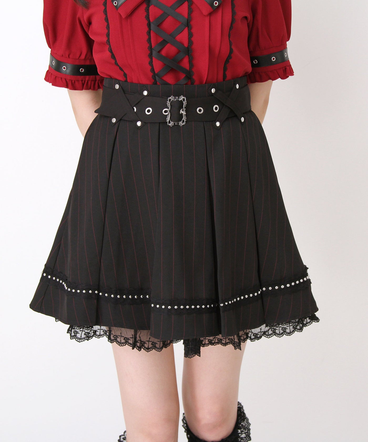 クロスローズ合皮スカート(サンプル品) ボックスタッククロスベルトループスタッズレーススカート
