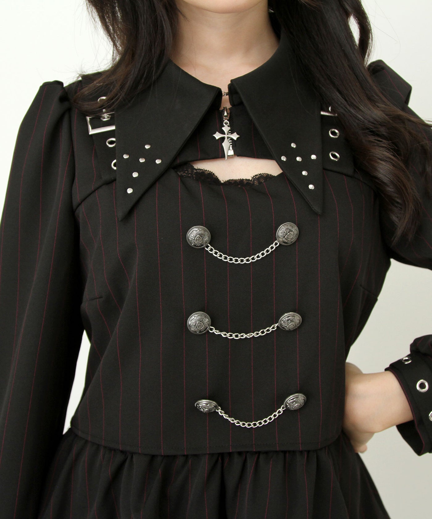 秋冬新作クーポン対象】角襟十字架スタッズベルトティアードワンピース