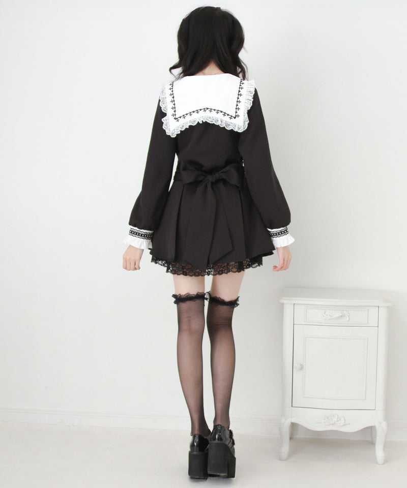 【予約　11/21発送】十字架クロススタッズチェーンレースアップフリルセーラーワンピース