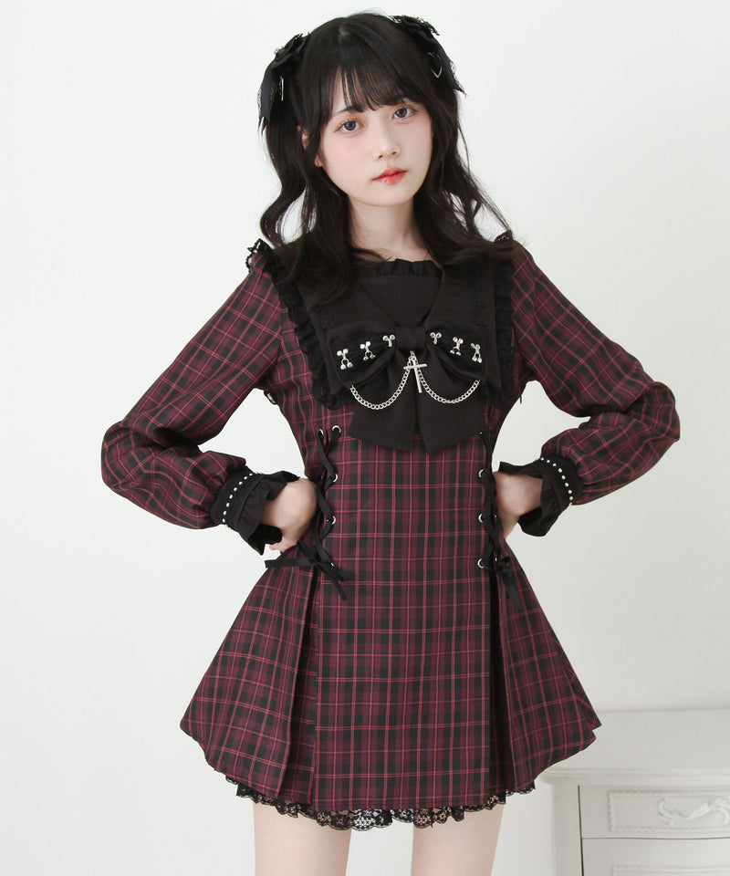 【予約　11/21発送】十字架クロススタッズチェーンレースアップフリルセーラーワンピース