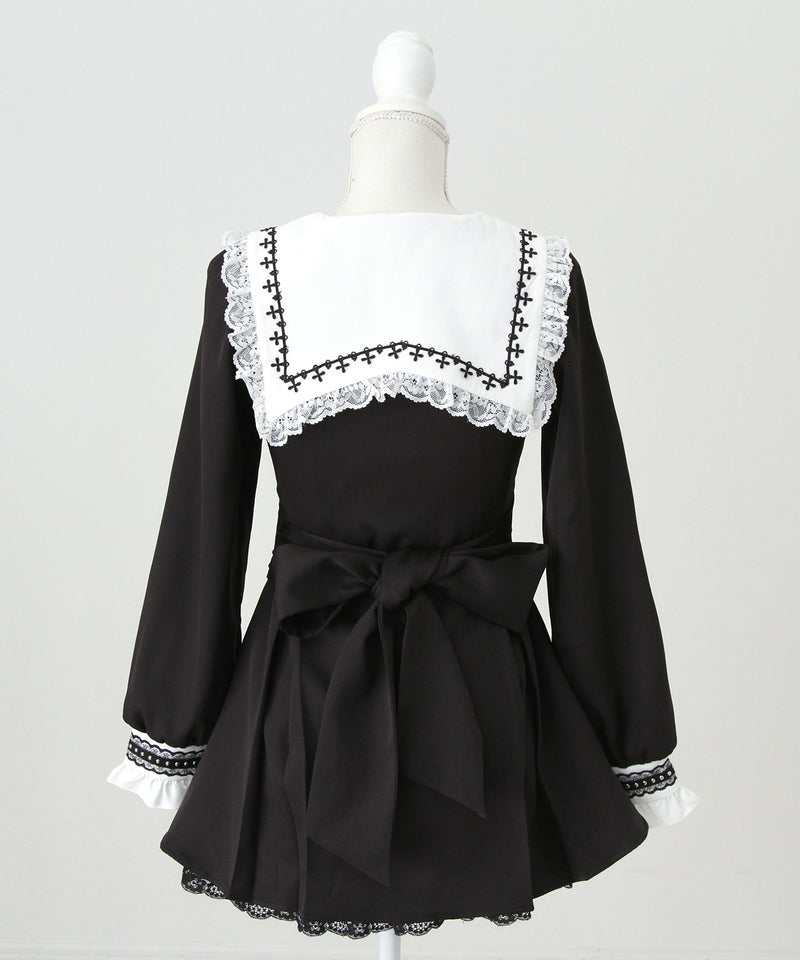 【予約　11/21発送】十字架クロススタッズチェーンレースアップフリルセーラーワンピース
