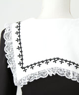 【予約　11/21発送】十字架クロススタッズチェーンレースアップフリルセーラーワンピース