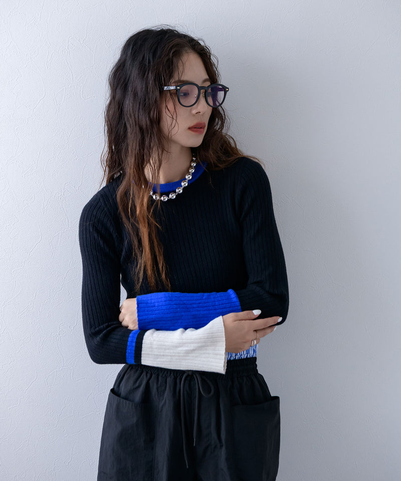 フレア袖配色プルオーバーニット