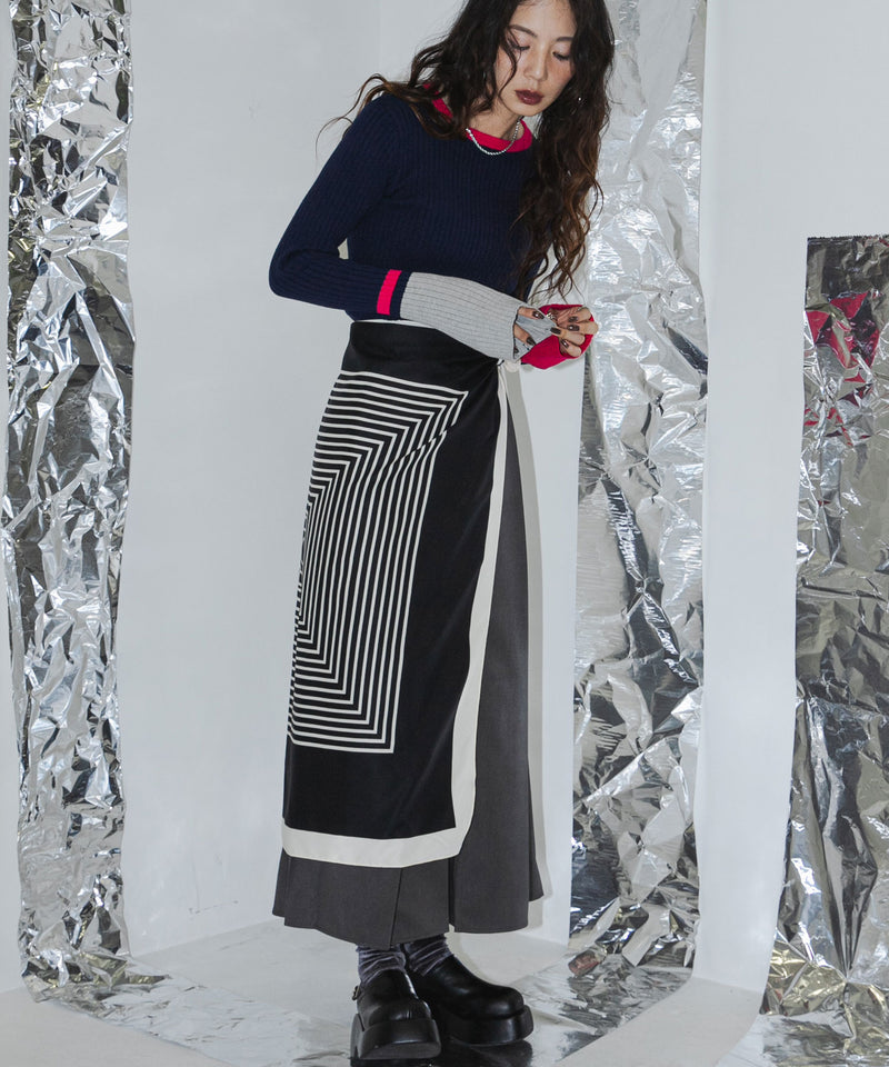 フレア袖配色プルオーバーニット