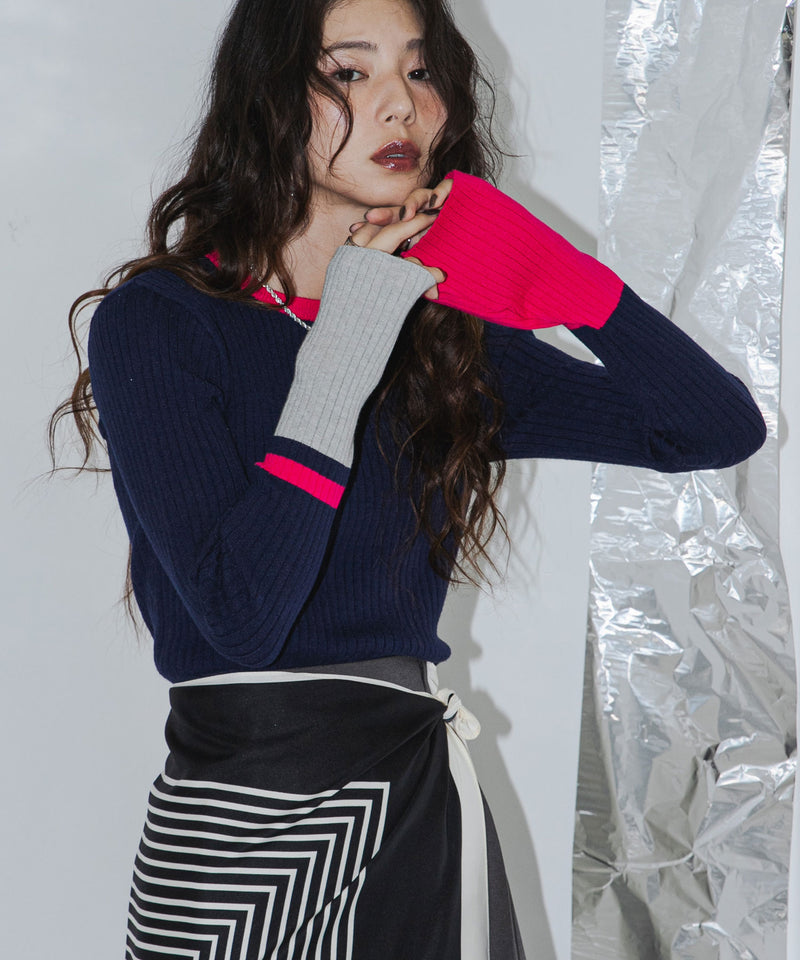 フレア袖配色プルオーバーニット