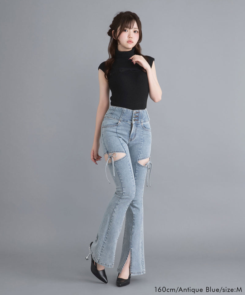 スリット入りカットアウトリボンフレアデニムパンツ