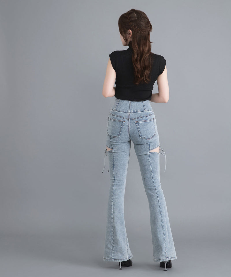 スリット入りカットアウトリボンフレアデニムパンツ