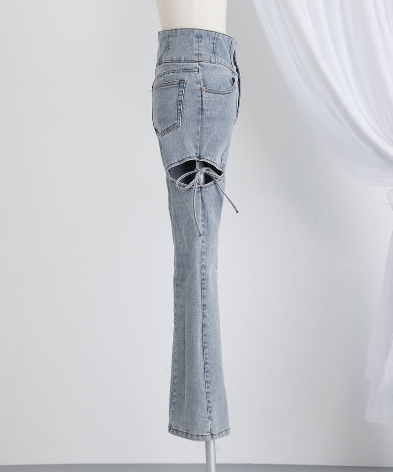 スリット入りカットアウトリボンフレアデニムパンツ