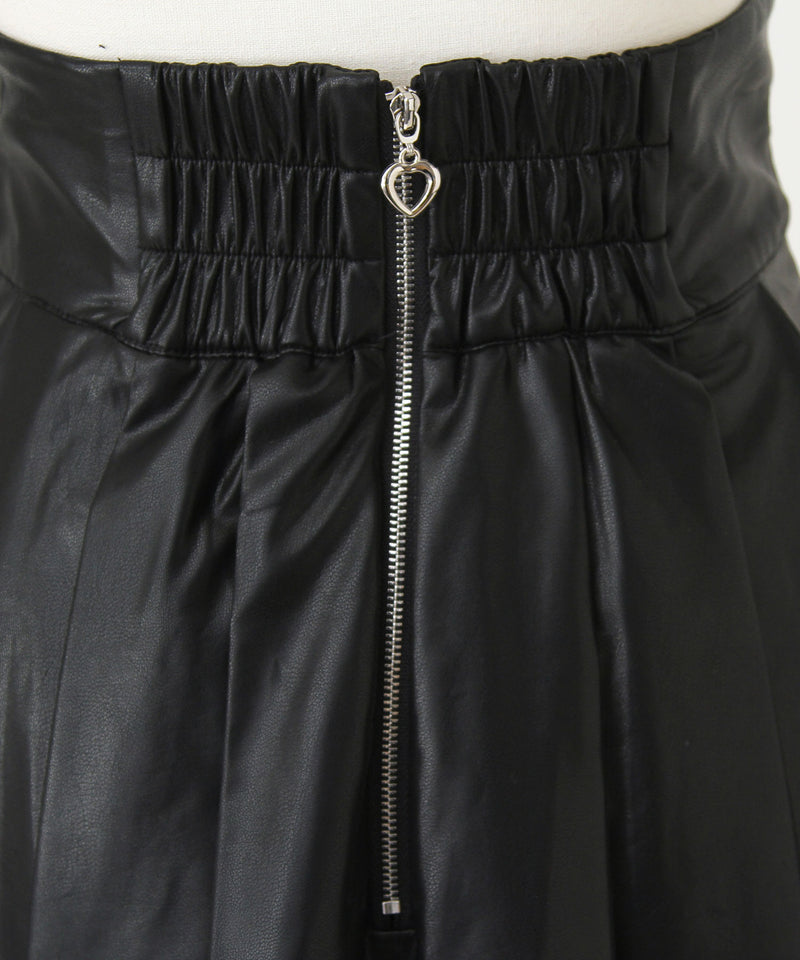 【予約　12/19発送】十字架レザーベルトプリーツスカート