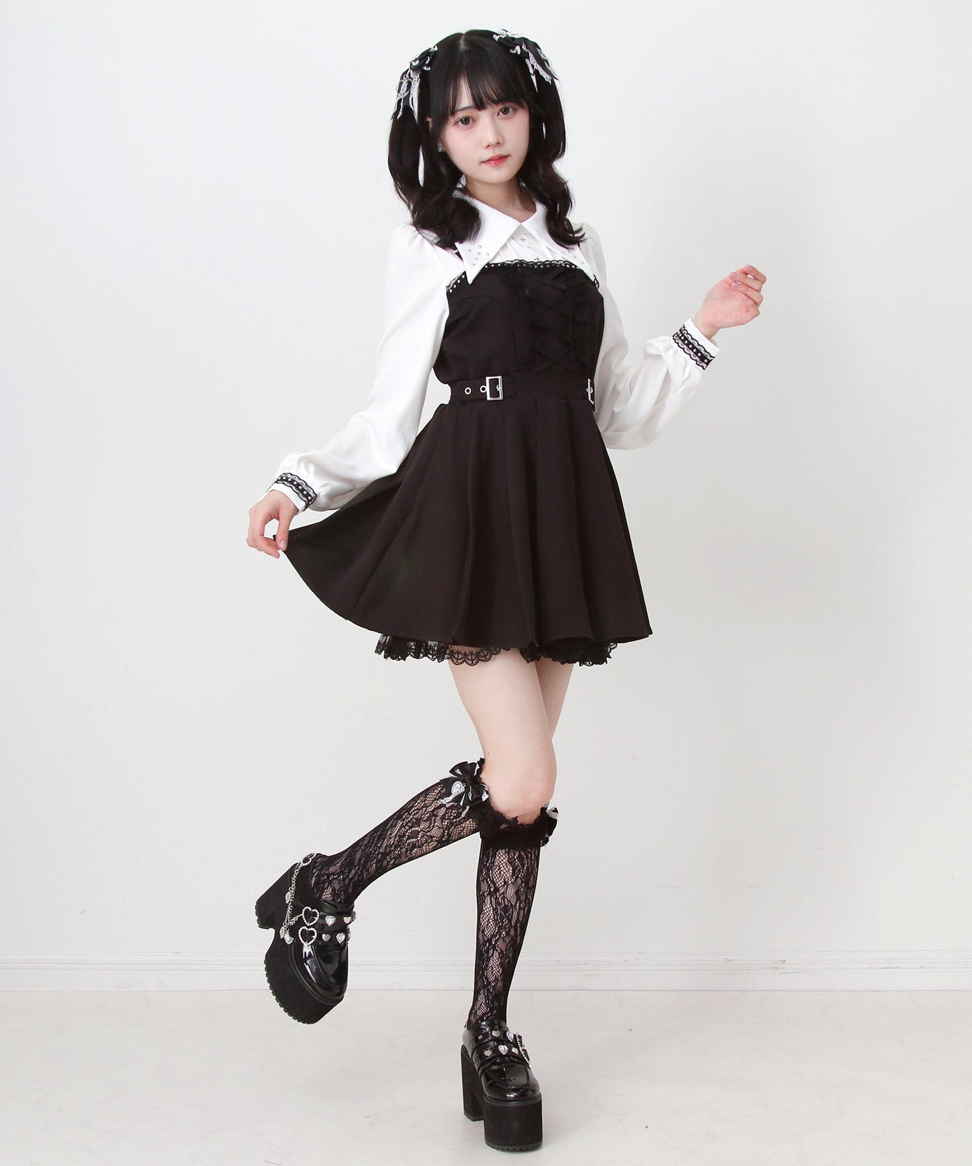 十字架スタッズジャンスカ風レースアッププリーツワンピース