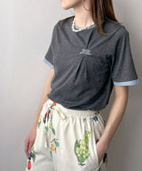 【予約　4/6発送】バイカラーロゴ刺繍タックデザインTシャツ【SD】