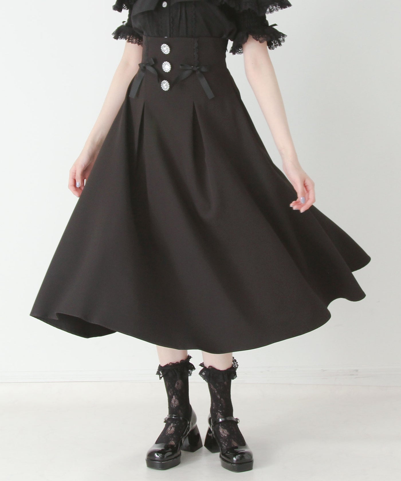 ビジューとリボンが美しくオシャレな花柄スカートのロングドレス ビジューフレアリボンロングスカート – レディースファッション通販の