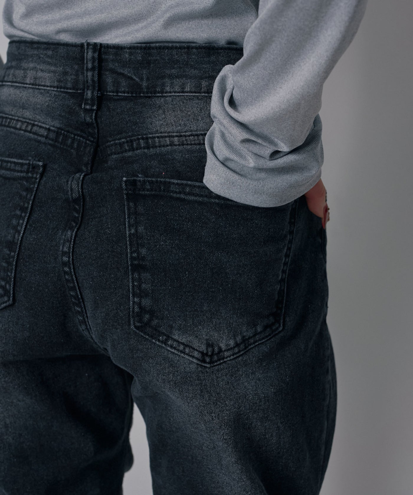 脇シャーリングヴィンテージ風加工ストレッチデニムパンツ