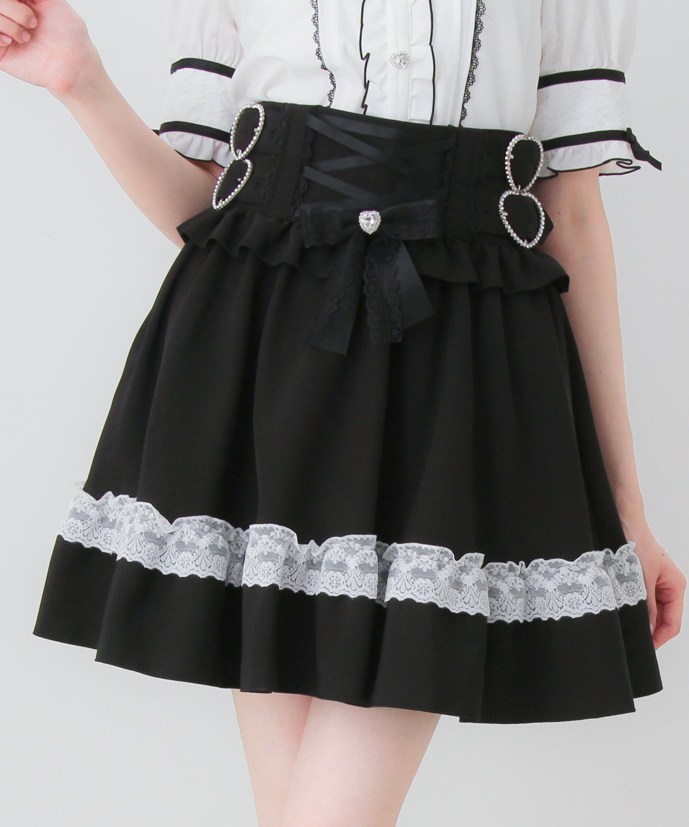 【美品】黒 フレアスカート　 バックZIPウールミニスカート sheller 予約 7/24発送】ハートバックルレースアップフレアスカート【SD