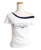 【感謝祭セール対象】ロゴ オフショルダー Tシャツ / レイヤード風 アシンメトリー 星柄 Tシャツ エッジィ