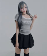 【感謝祭セール対象】Y2Kバレエコア襟レース オフショルダー ロゴTシャツ / アシンメトリー