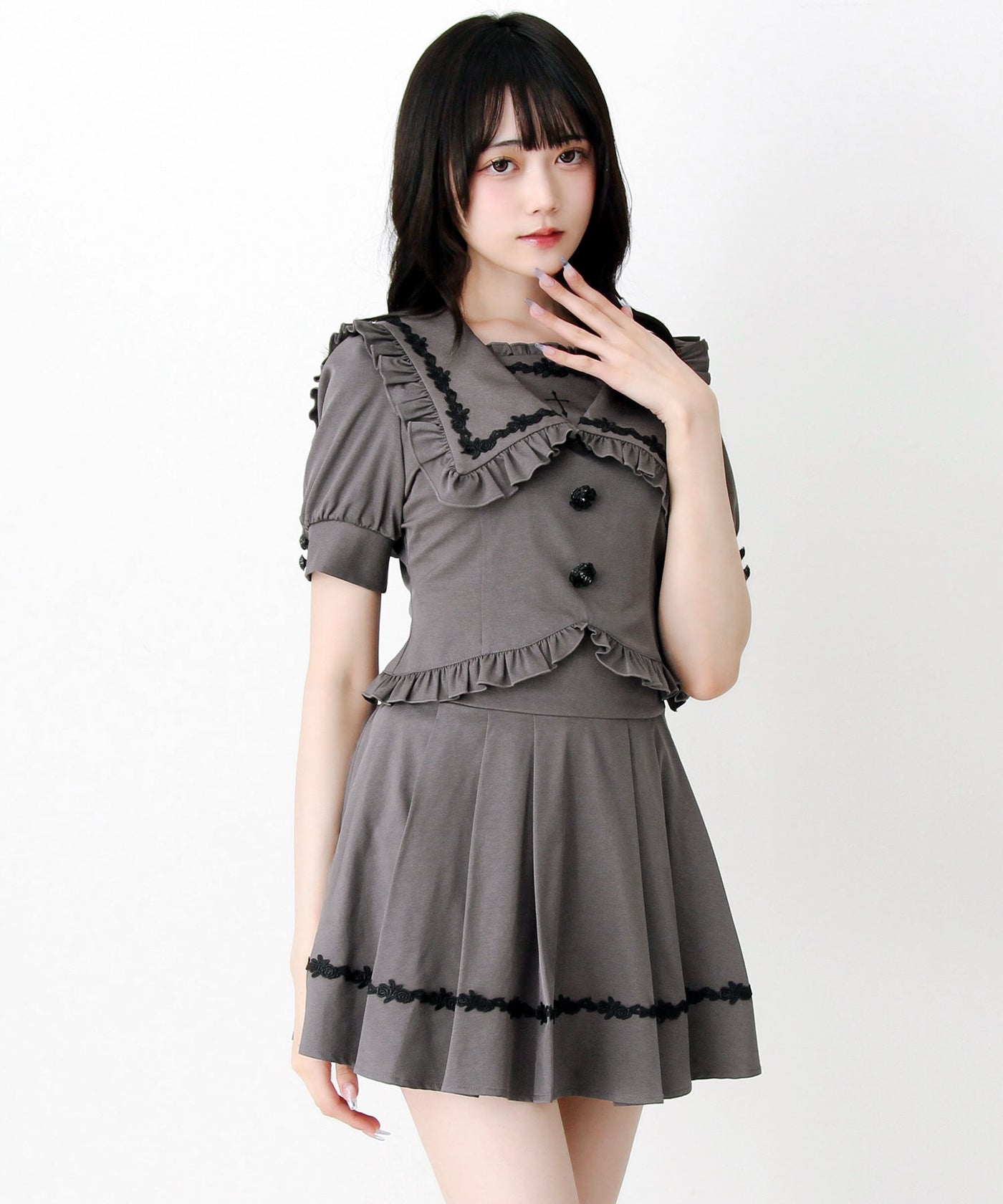 2buy10%OFF対象】ゴシック風十字架バラレースフリルセーラー