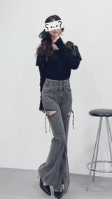 スリット入りカットアウトリボンフレアデニムパンツ