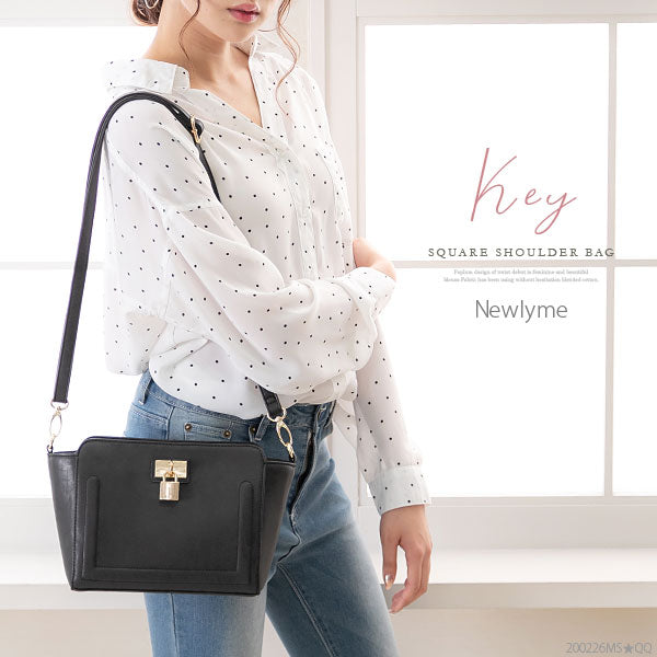 キースクエアショルダーバッグ
