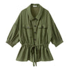 カーキ